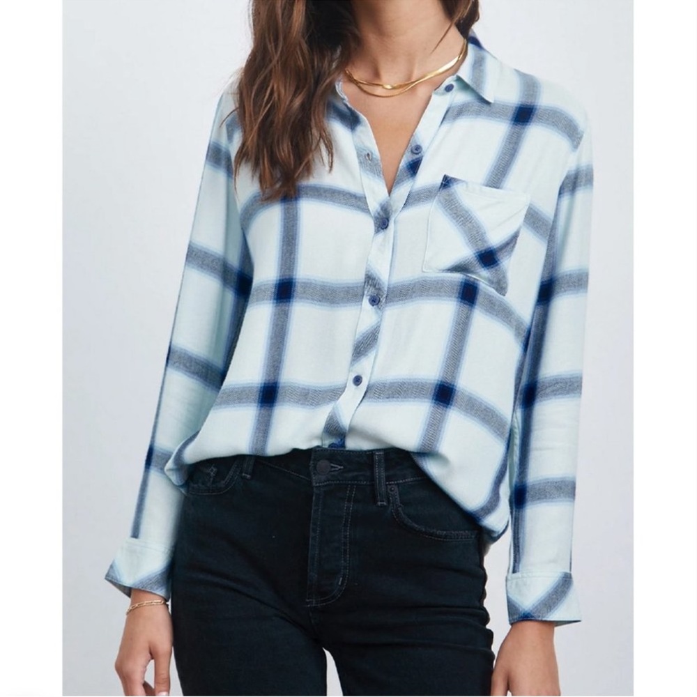 SOLD! Rails Hunter Medium White Glacier Navy Blue Plaid Button Down Shirt NWT!